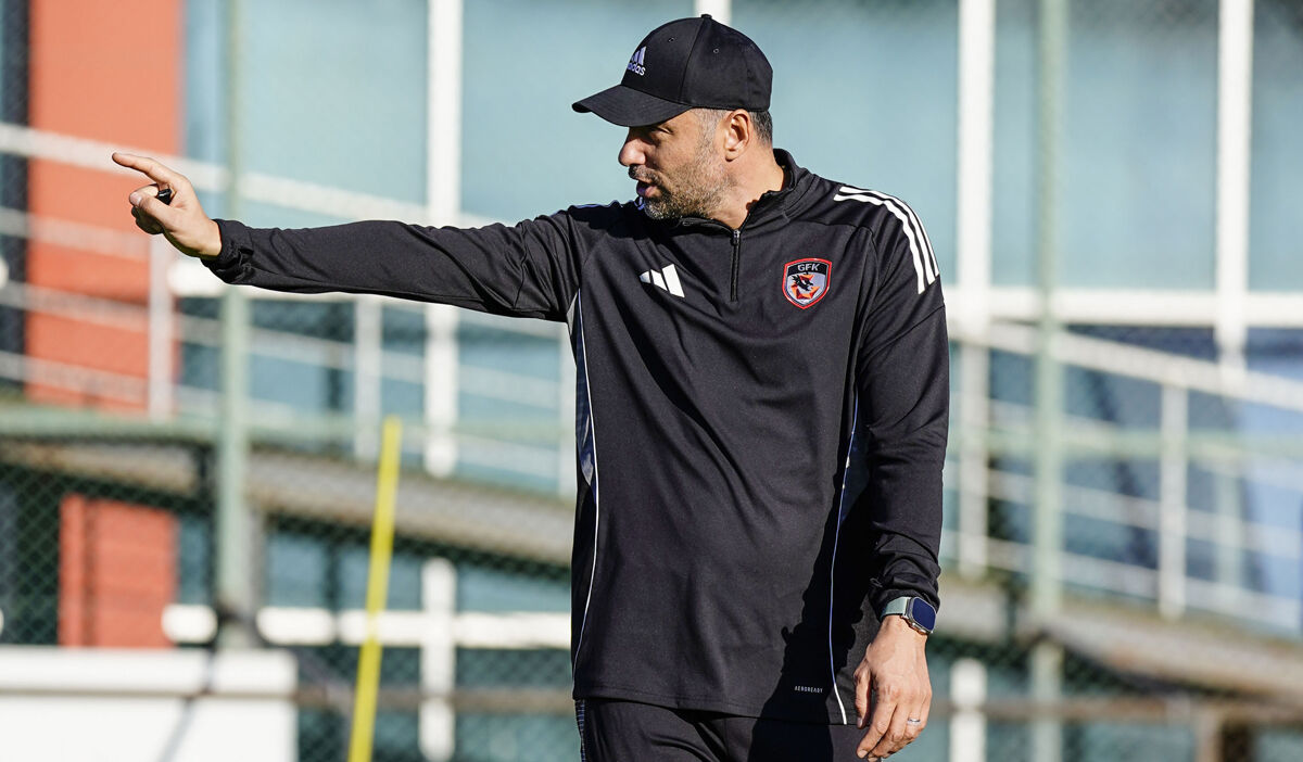 Burak Yılmaz'ın telefonuna sürpriz mesaj! Kim olduğunu canlı yayında açıkladı - 1. Resim