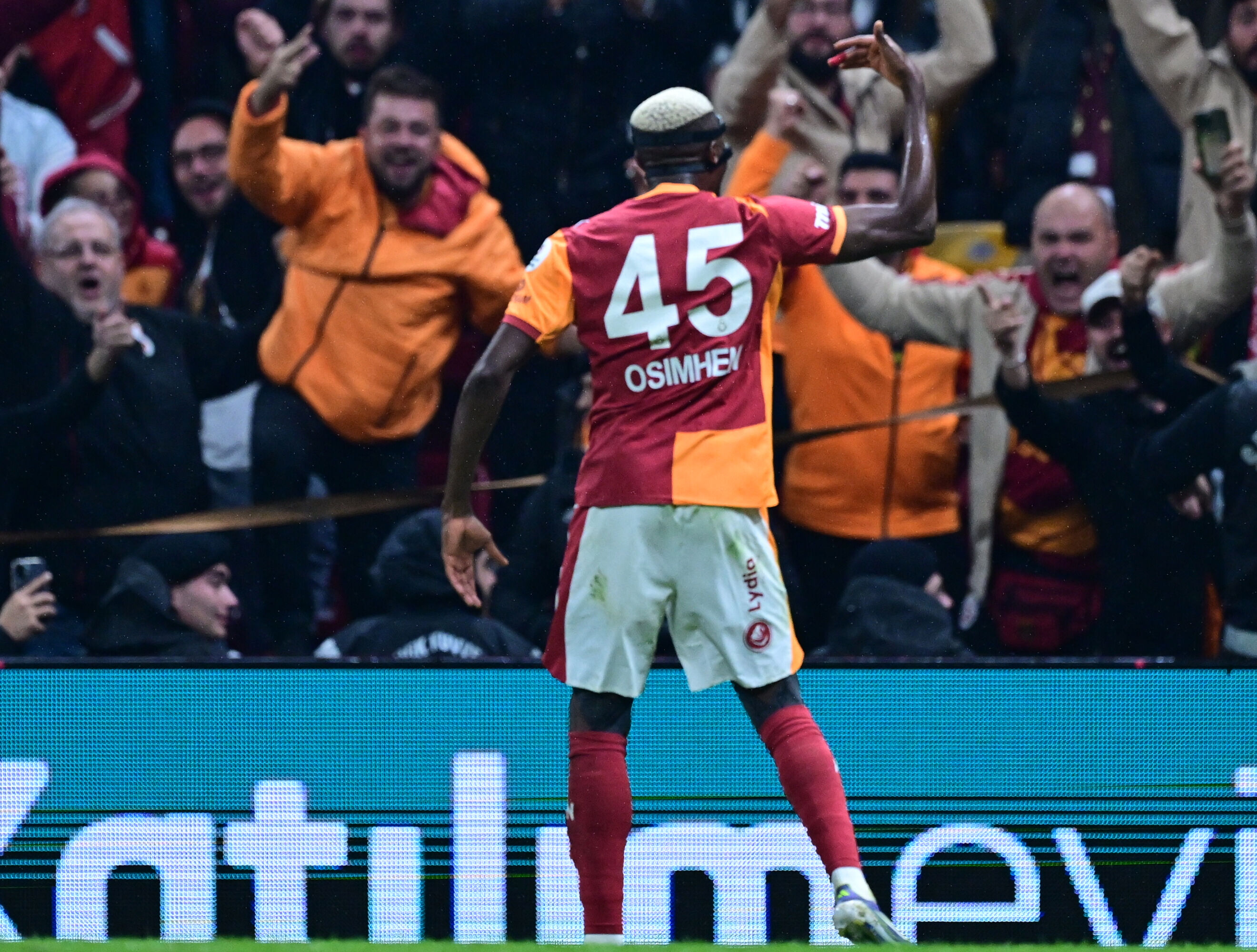 Fenerbahçe'nin imzası harekete geçirdi: Galatasaray'dan 4,9 milyar TL'lik anlaşma - 2. Resim