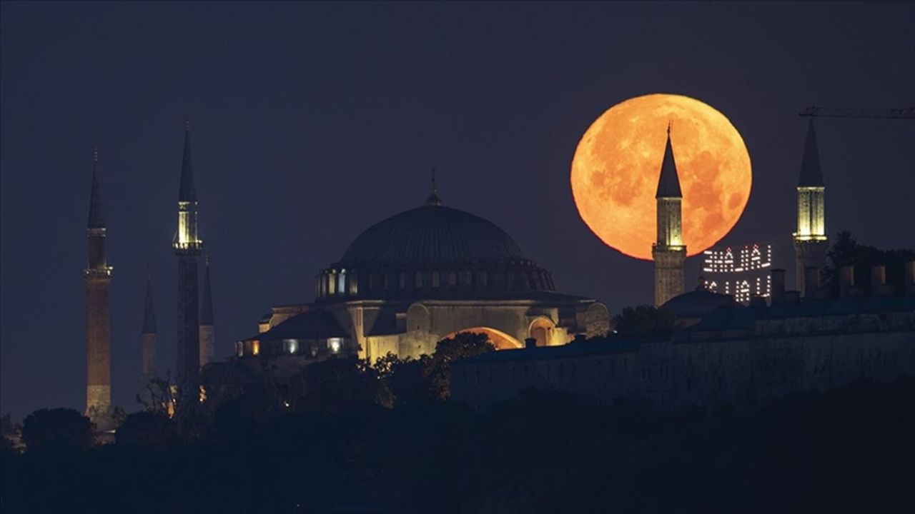 Üç aylar ne zaman başlıyor, hangi aylara denk geliyor? Kandil günleri belli oldu Üç aylar ne zaman başlıyor, hangi aylara denk geliyor? Kandil günleri belli oldu