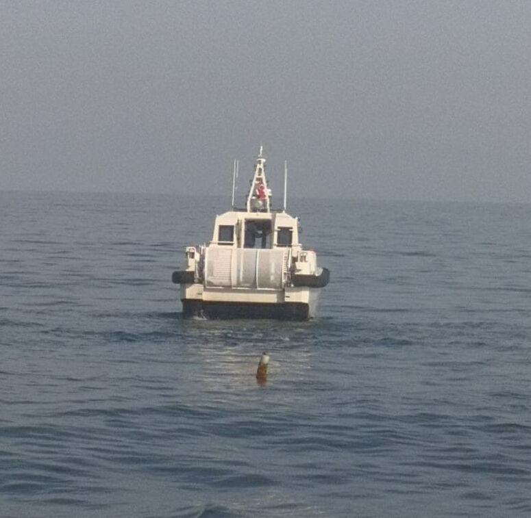 Zonguldak açıklarında dikkat çeken cisim! Hemen komutanlığa götürüldü - 2. Resim