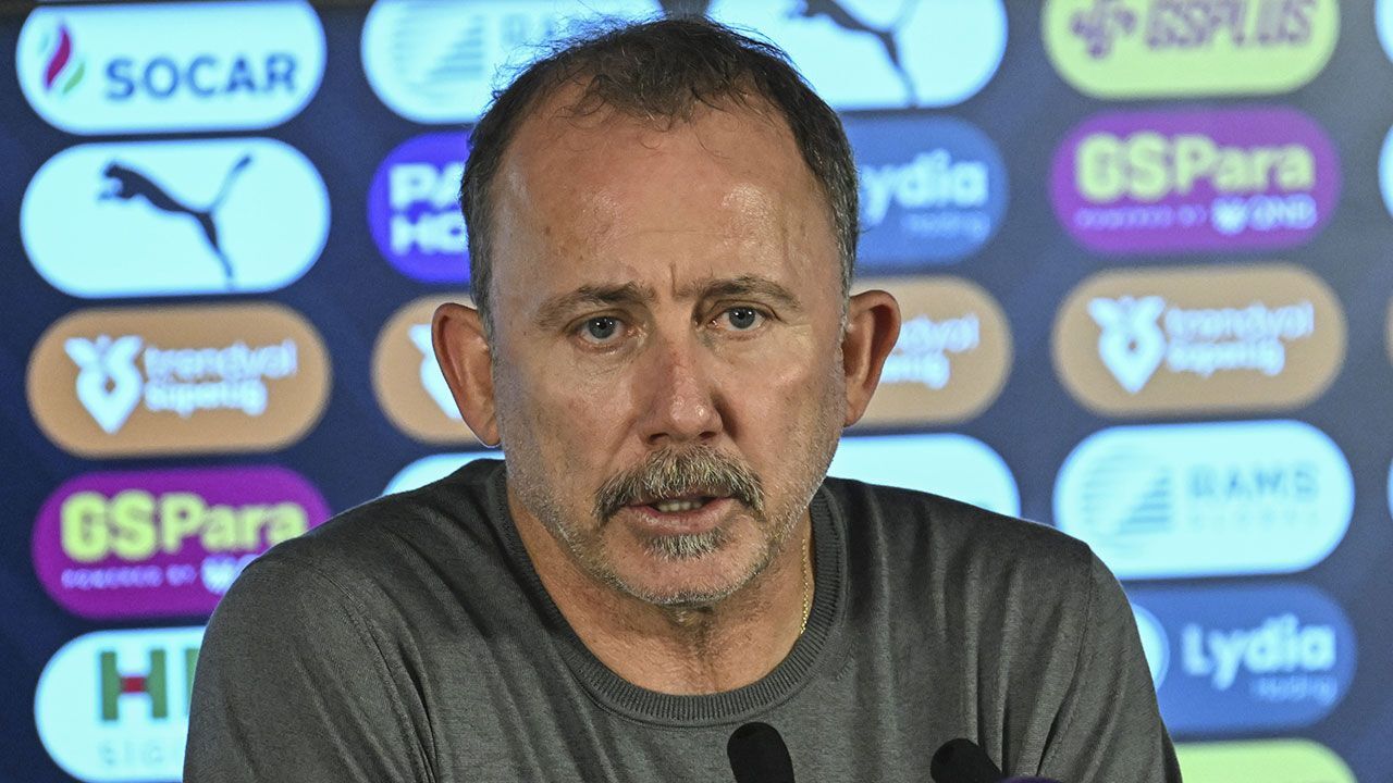 Beşiktaş'ta Sergen Yalçın'dan öz eleştiri: Kabul edilebilir değil Beşiktaş'ta Sergen Yalçın'dan öz eleştiri: Kabul edilebilir değil