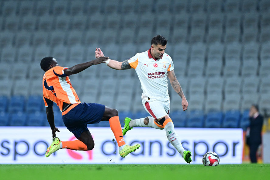Canlı: Galatasaray, Başakşehir deplasmanında - 5. Resim