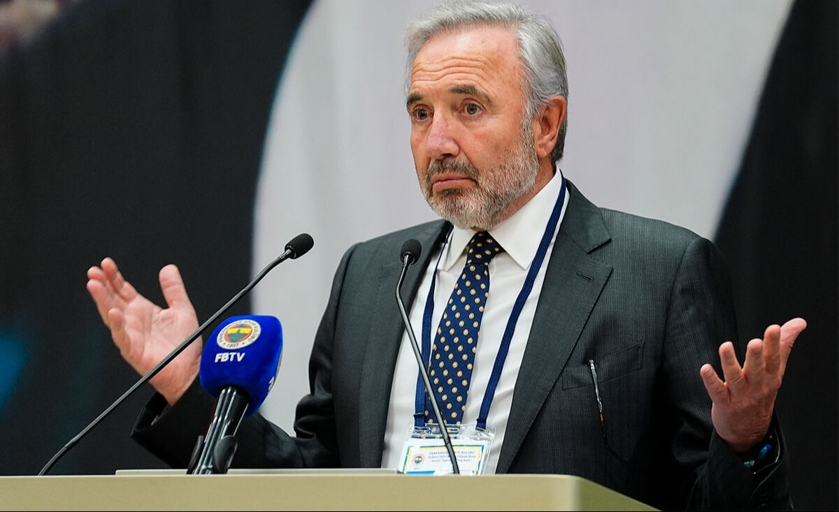 Fenerbahçe Divan Kurulu'nda olay çıktı! Aziz Yıldırım - Hamdi Akın gerginliği sonrası salondan çıkarıldılar - 2. Resim