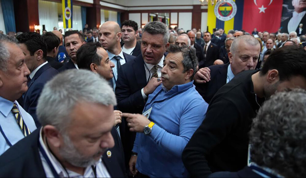 Fenerbahçe Divan Kurulu'nda olay çıktı! Aziz Yıldırım - Hamdi Akın gerginliği sonrası salondan çıkarıldılar - 3. Resim