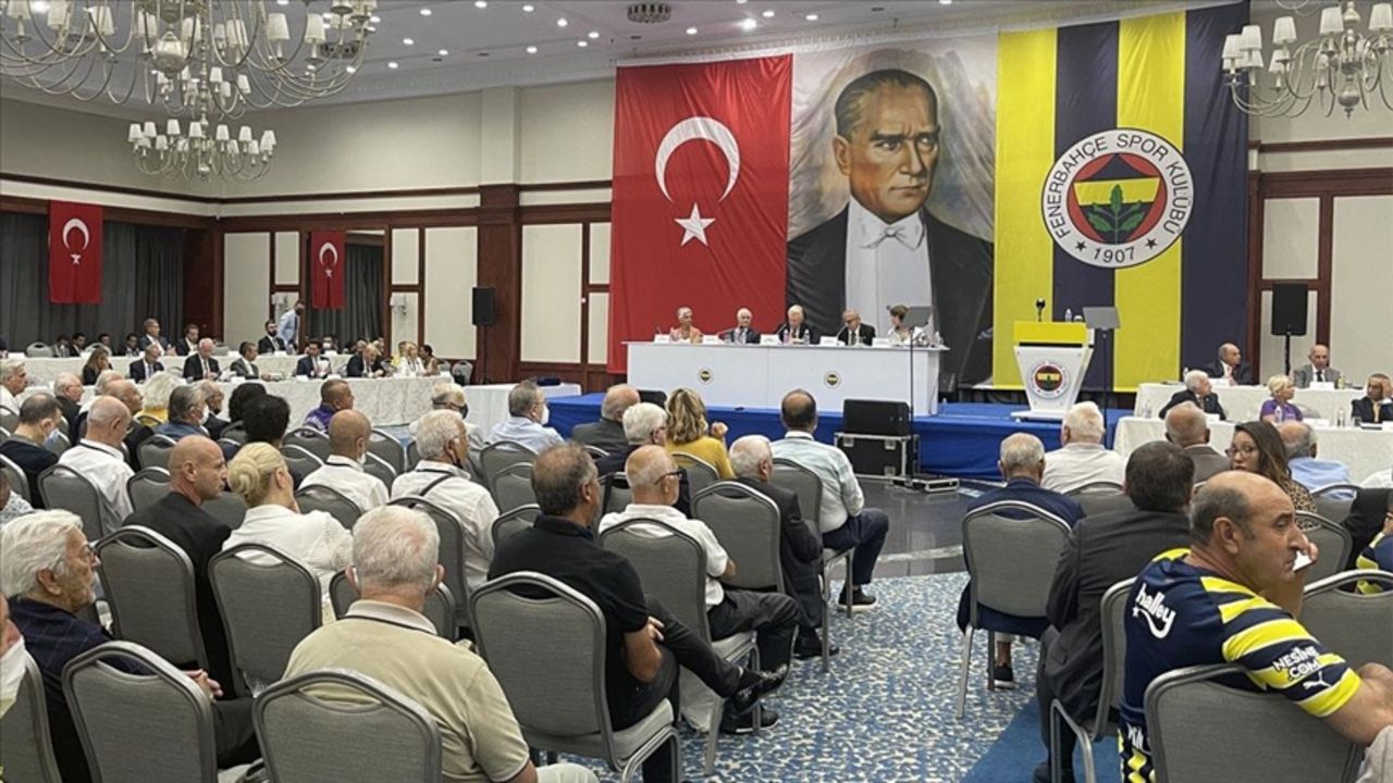 Fenerbahçe&#039;de kritik divan bugün!