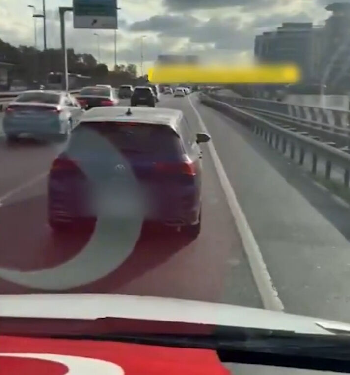 Gereği yapıldı! Ambulansa yol vermeyen sürücü yakalandı - 1. Resim