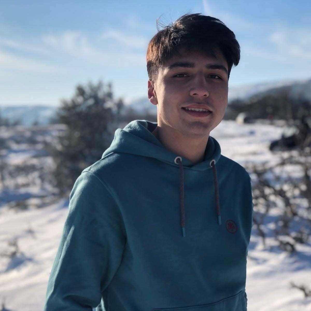 Halı sahada bir kalp krizi vakası daha! 21 yaşındaki genç hayatını kaybetti - 2. Resim