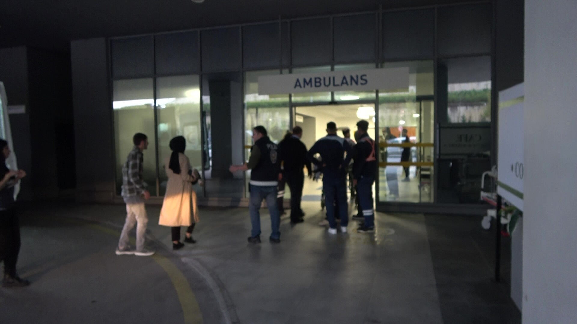 Kocaeli'de vahşi saldırı! Kanlar içinde evden çıktı, birkaç adım sonra yere yığıldı - 2. Resim