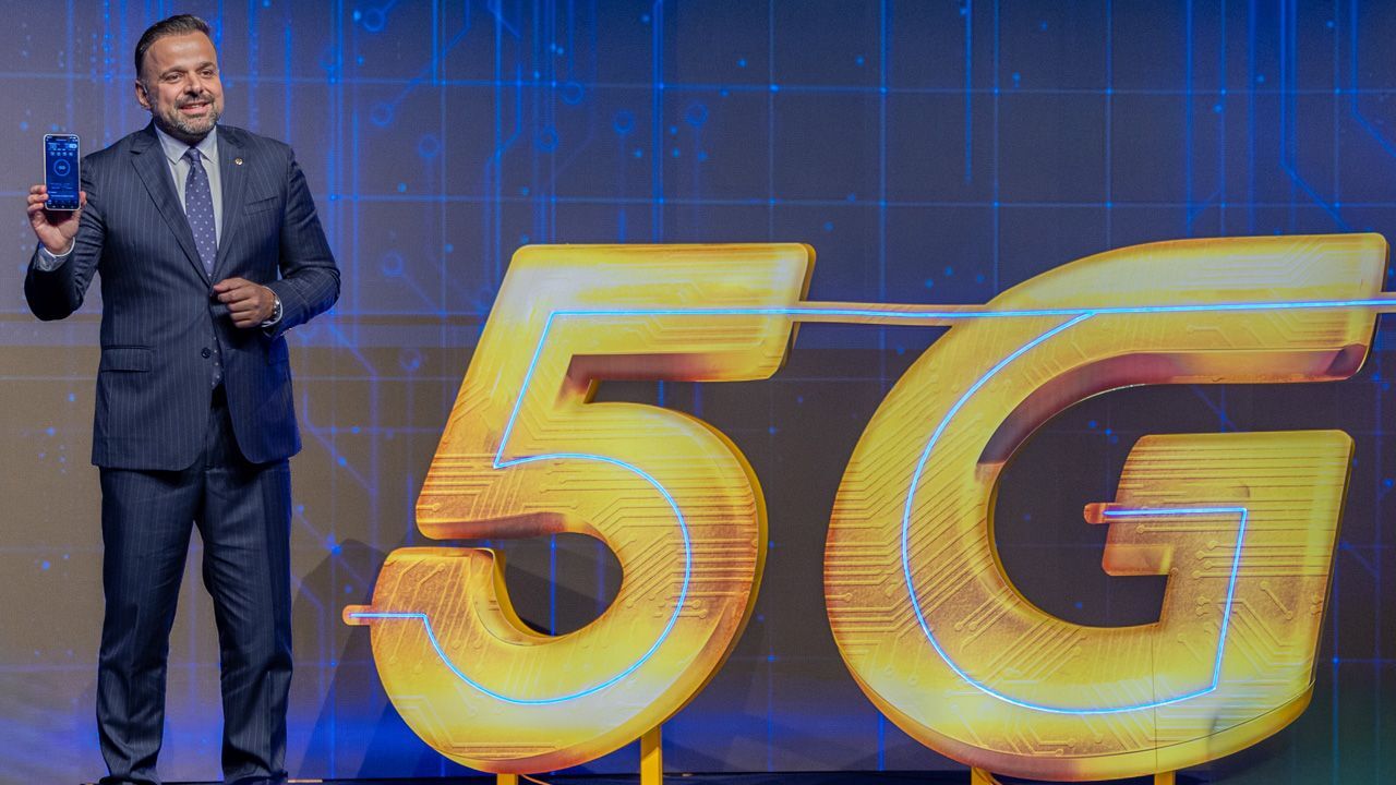 Turkcell'den 5G için yerli üretime destek: Uygun fiyatlı 100 bin telefon dağıtacak Turkcell'den 5G için yerli üretime destek: Uygun fiyatlı 100 bin telefon dağıtacak