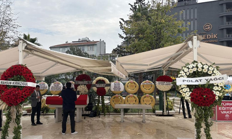 Yabancı Damat’ın ‘Memik Dede’si Arif Erkin Güzelbeyoğlu’na veda… “Çok güzel günler geçirdik onunla” - 1. Resim