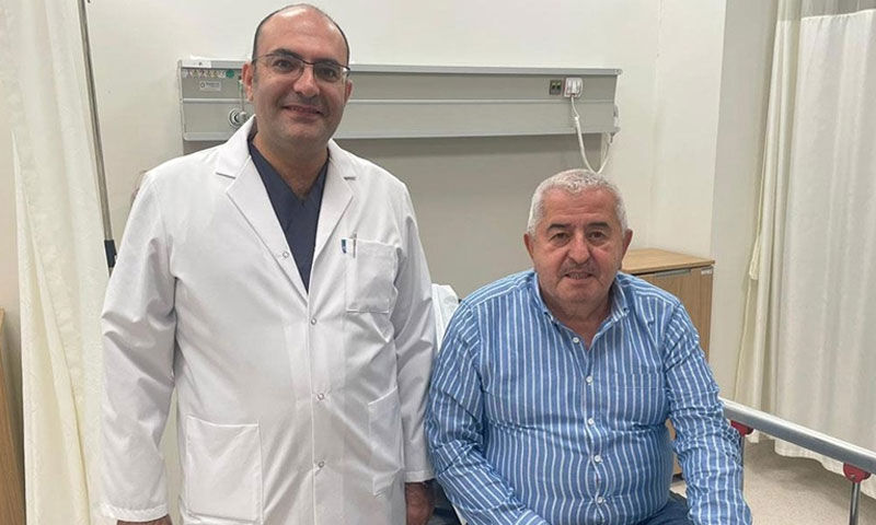 Yemeğin tadına bakarken boğazına kemik saplandı! Uzmanlar hayatını kurtardı - 1. Resim