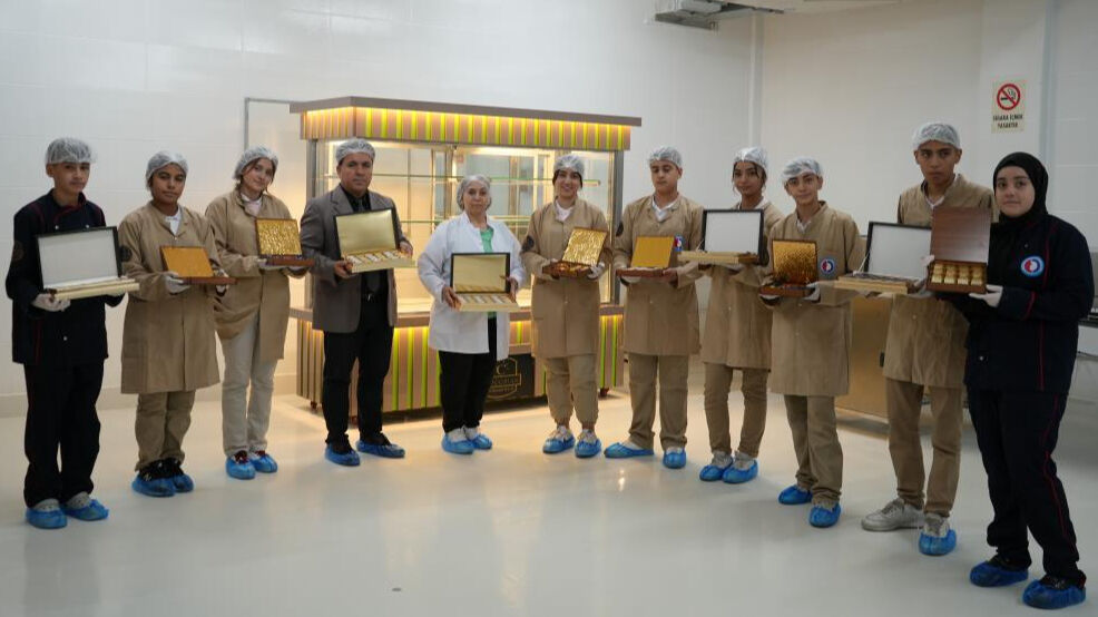 Fabrika gibi okul! Günde 1 ton çikolata üretip milyonluk ciro yapıyorlar Fabrika gibi okul! Günde 1 ton çikolata üretip milyonluk ciro yapıyorlar - 4. Resim