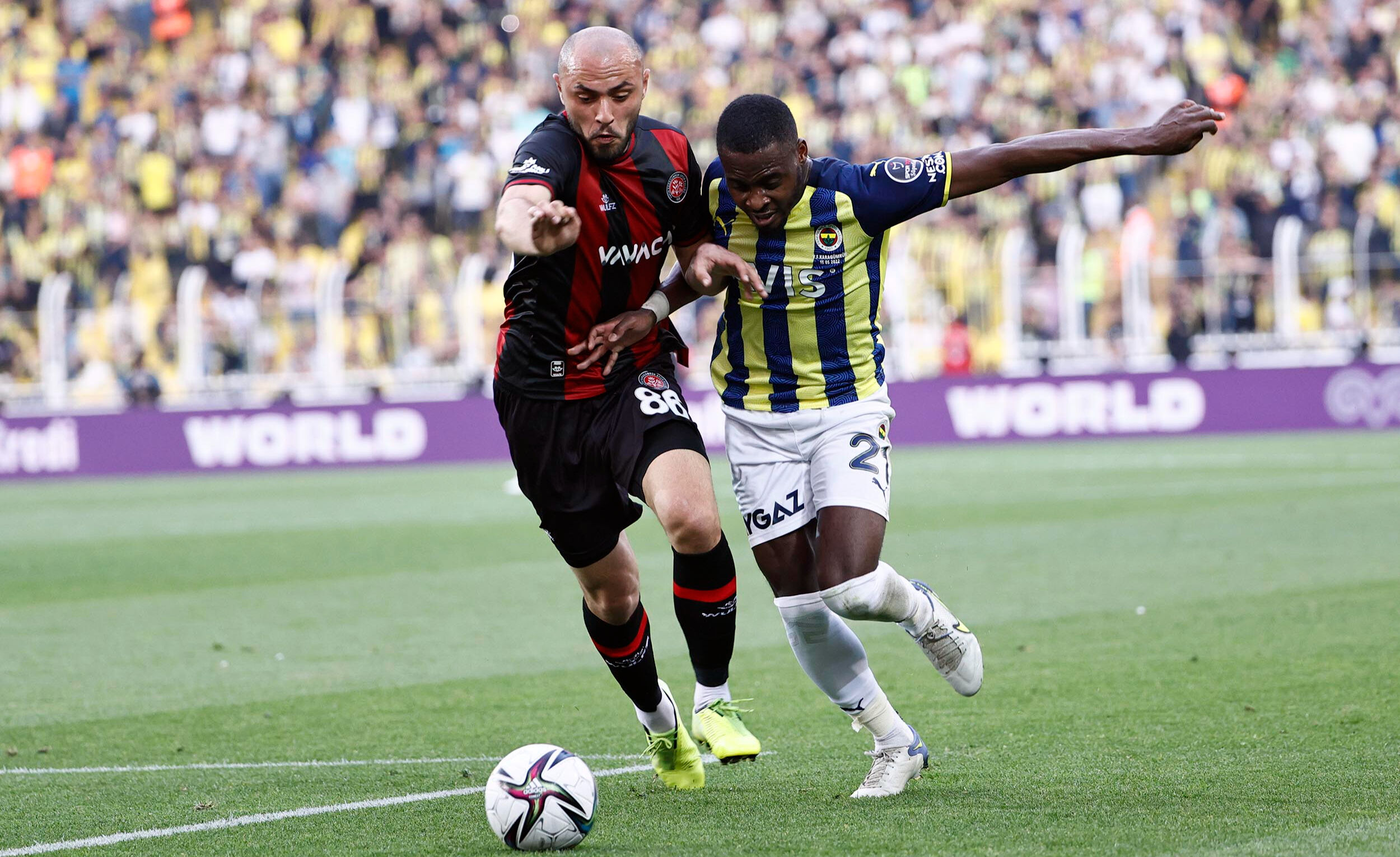 Fenerbahçe - Fatih Karagümrük maçı hangi kanalda, şifresiz mi? Maçı Ali Şansalan yönetecek! - 2. Resim