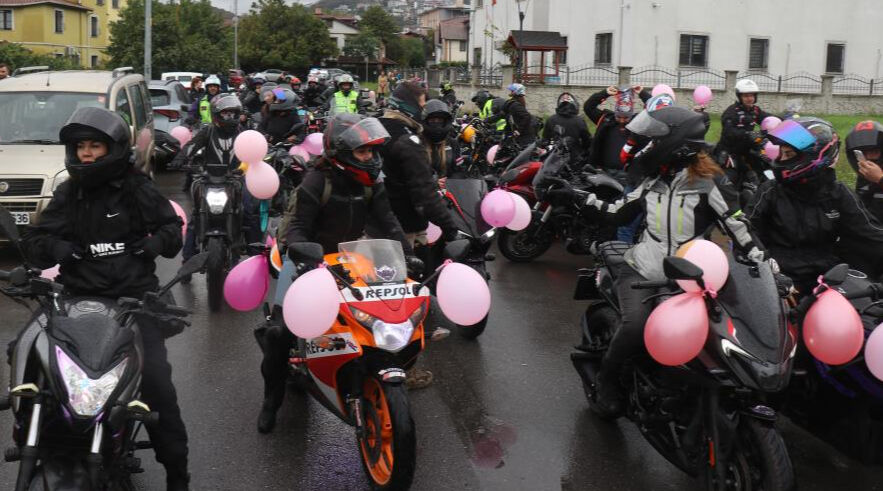 Sakarya'da meme kanserine karşı gaza bastılar! - 1. Resim