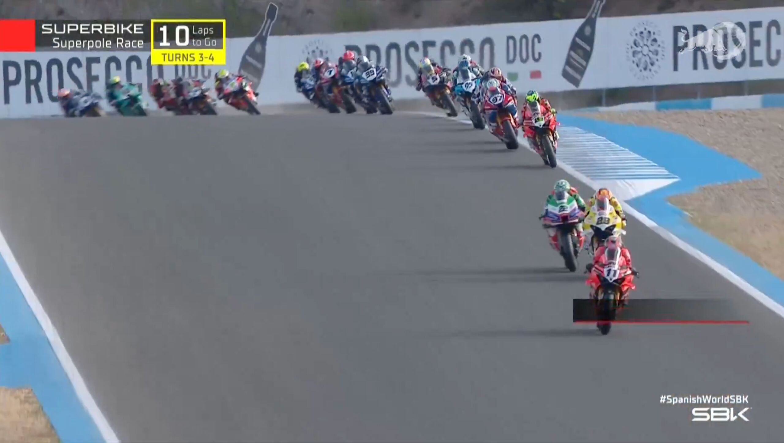 Toprak Razgatlıoğlu kaza mı yaptı, sağlık durumu nasıl? 2025 Superpole'de Bulega uzun tur cezası aldı! - 3. Resim