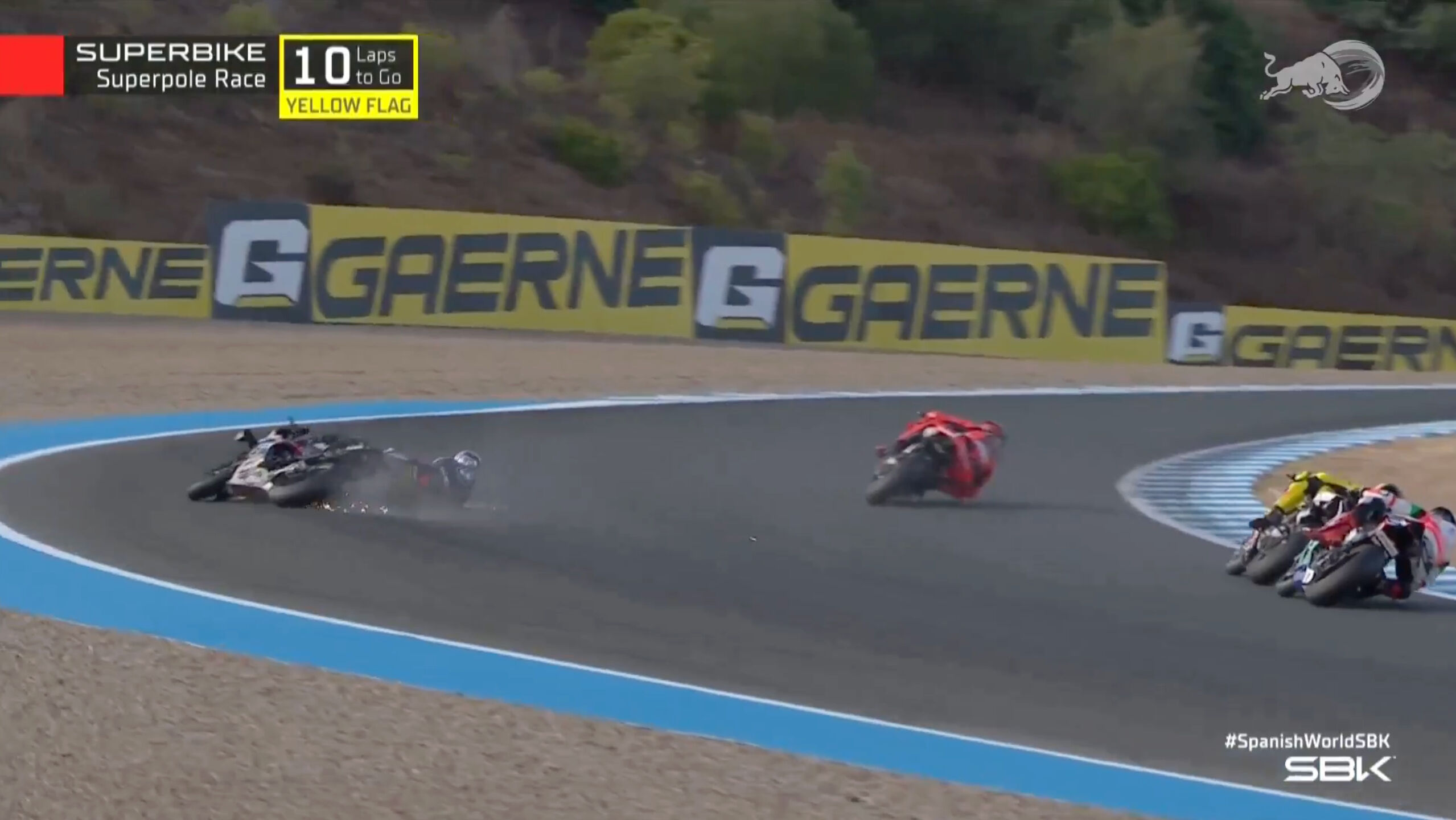 Toprak Razgatlıoğlu kaza mı yaptı, sağlık durumu nasıl? 2025 Superpole'de Bulega uzun tur cezası aldı! - 2. Resim