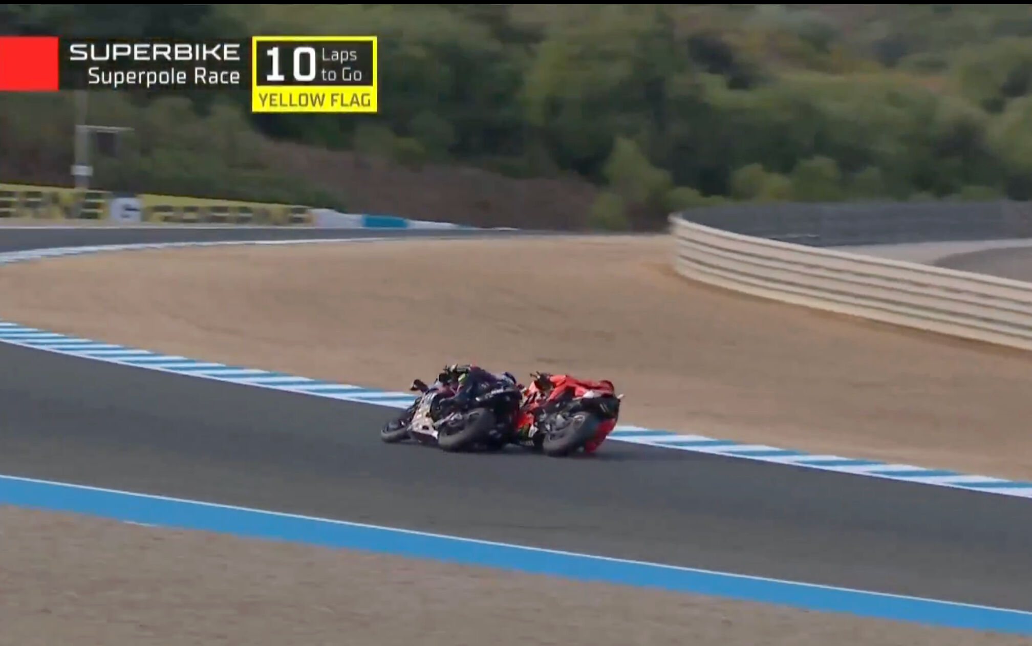 Toprak Razgatlıoğlu kaza mı yaptı, sağlık durumu nasıl? 2025 Superpole'de Bulega uzun tur cezası aldı! - 1. Resim