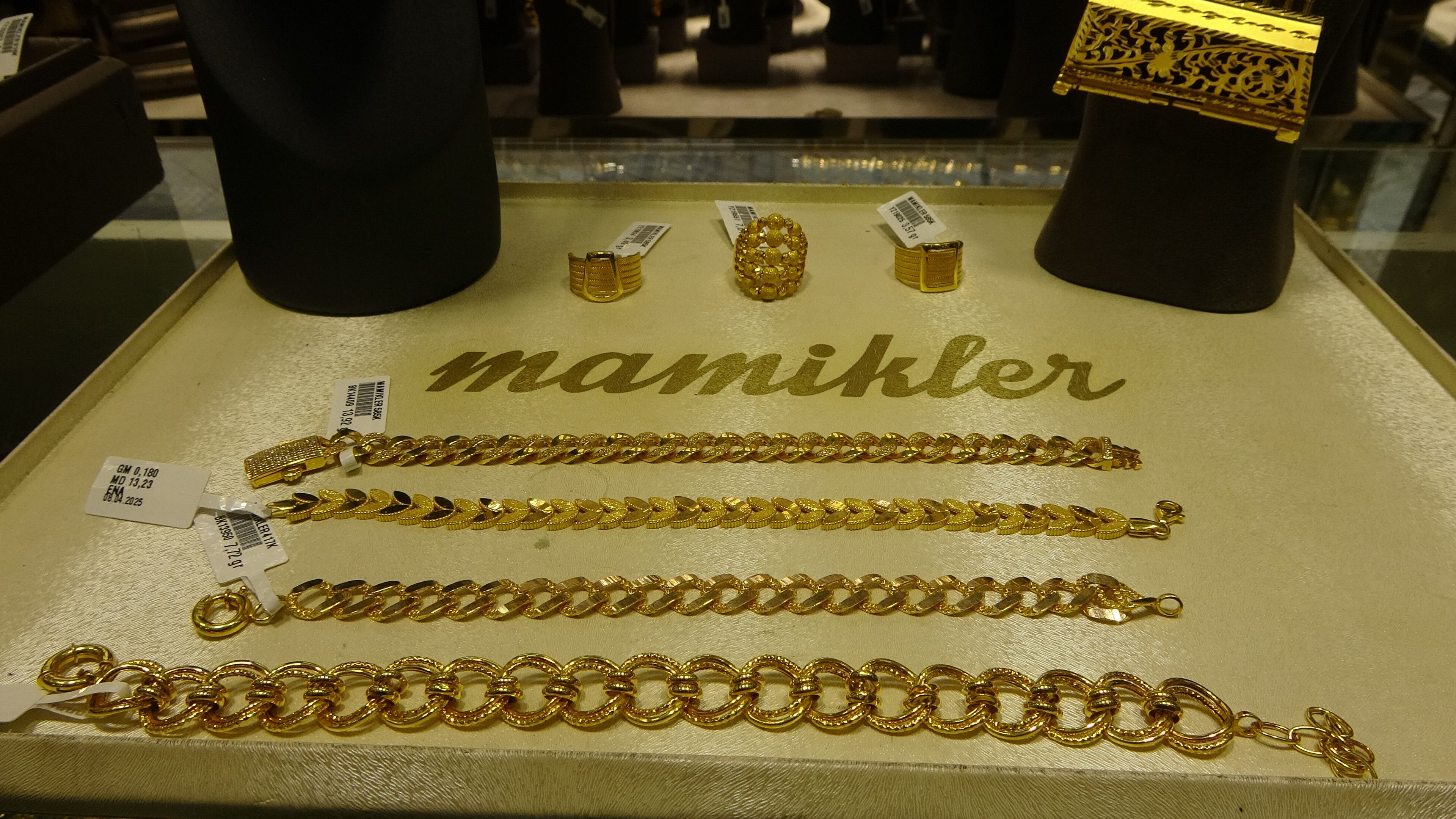 30 yıllık kuyumcu "Neden altın?" diye tek tek anlattı, tüyoyu verdi! "Çeyrek altın yerine..." 30 yıllık kuyumcu "Neden altın?" diye tek tek anlattı! "Çeyrek altın yerine..." - 2. Resim