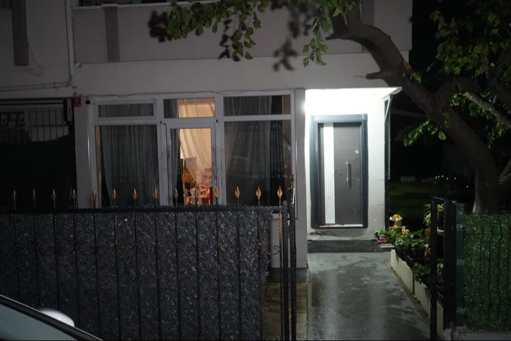 Balıkesir'de esrarengiz olaylar! Gerçek evin girişindeki kan lekesi ile ortaya çıktı - 2. Resim