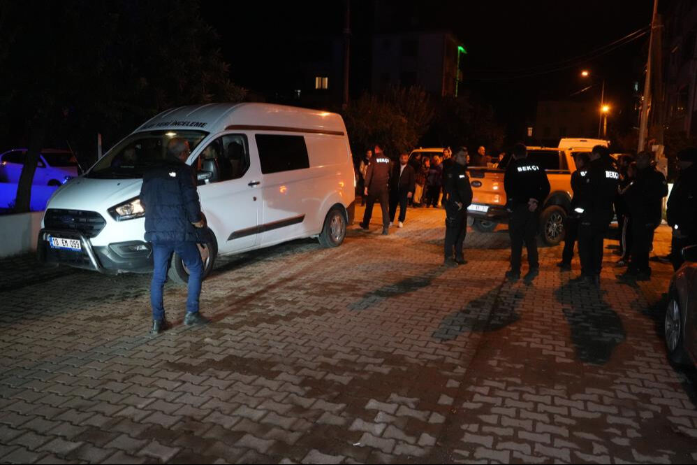 Balıkesir'de esrarengiz olaylar! Gerçek evin girişindeki kan lekesi ile ortaya çıktı - 1. Resim