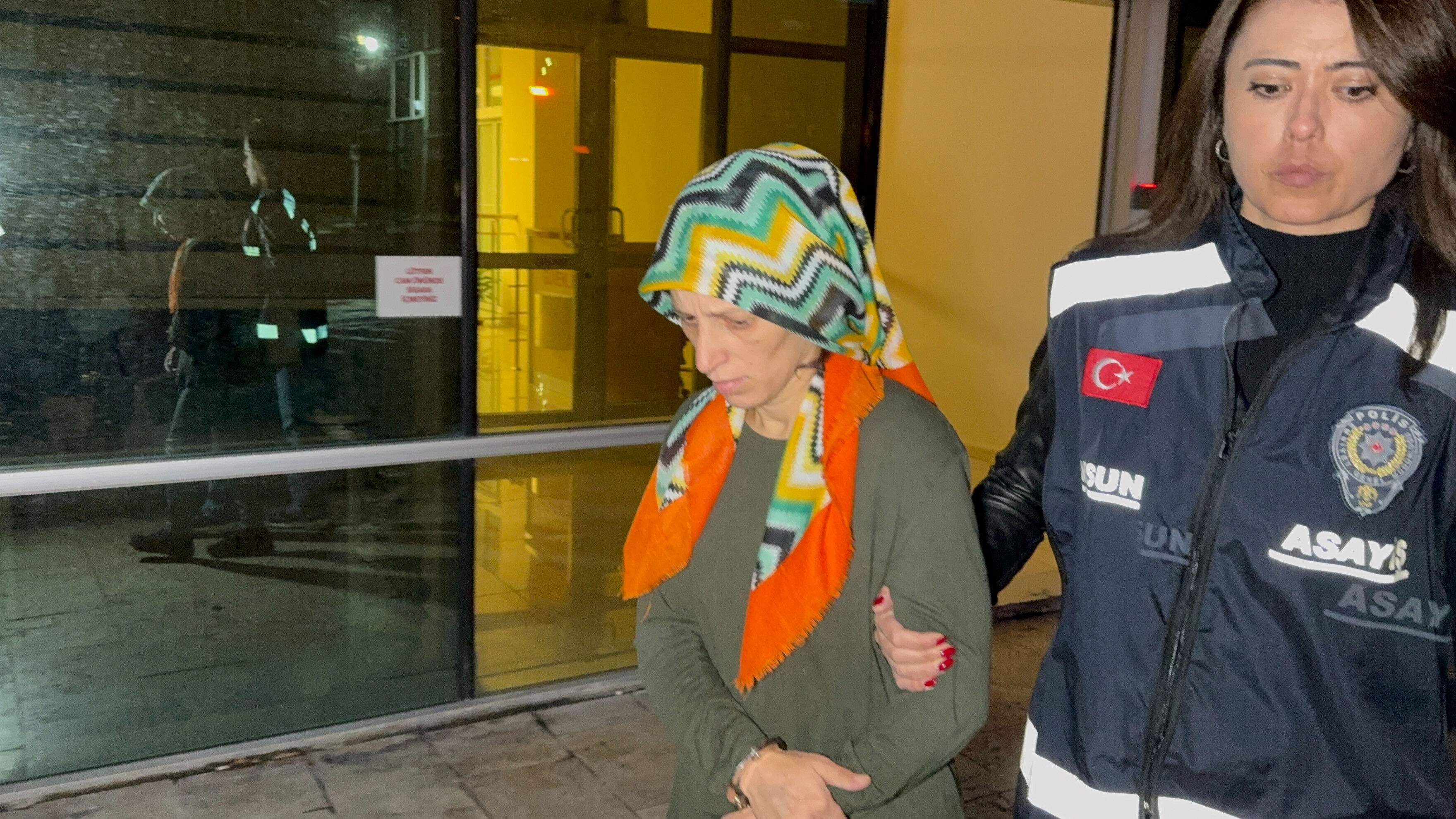 Çöp çöp gezip bebek arıyorlar! Cani anne itiraf etti, ekipler iz peşinde - 1. Resim