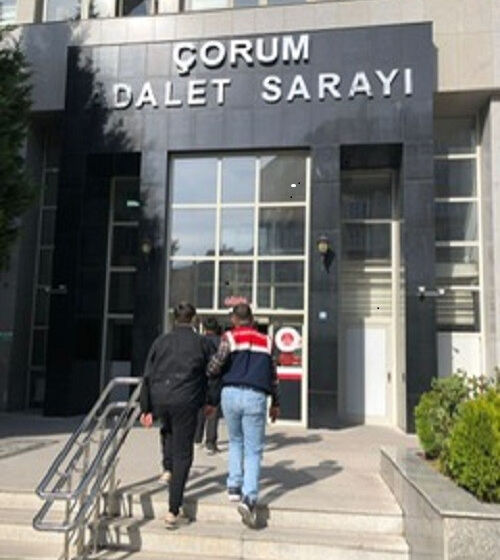 Çorum'da sosyal medyada çocuklar için skandal içerik! Bomba yapma videosu bile hazırlamışlar Çorum'da sosyal medyada çocuklar için skandal içerik! Bomba yapma videosu hazırlamışlar - 1. Resim