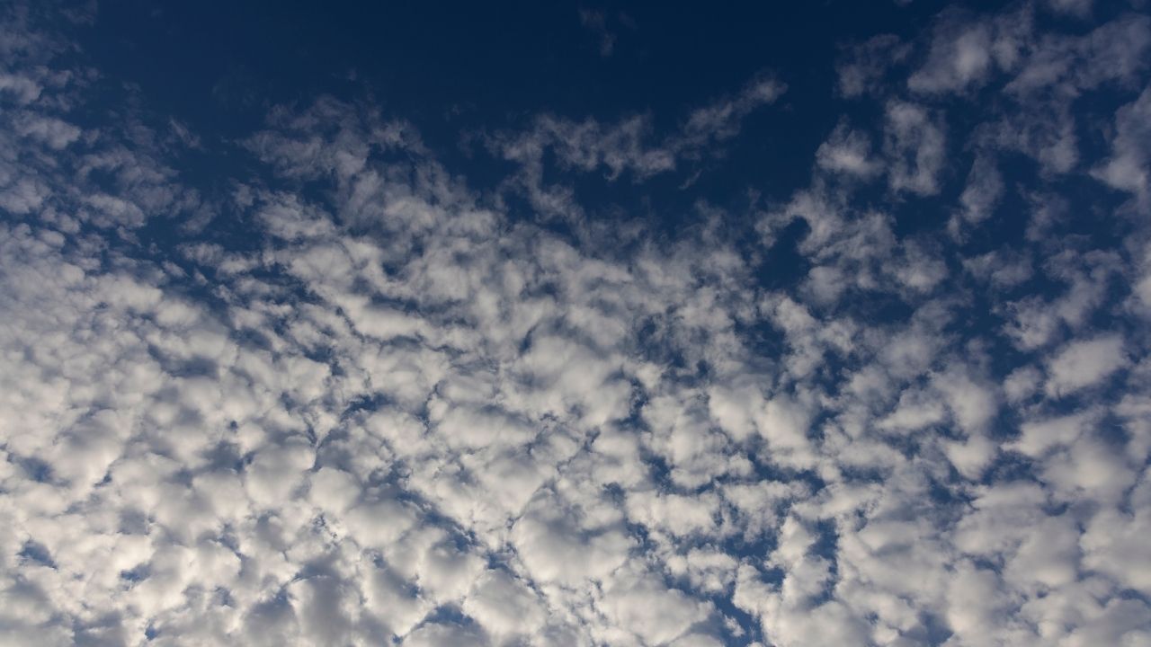 Deprem bulutları gerçek mi, nedir? Cirrocumulus bulutları merak ediliyor Deprem bulutları gerçek mi, nedir? Cirrocumulus bulutları merak ediliyor