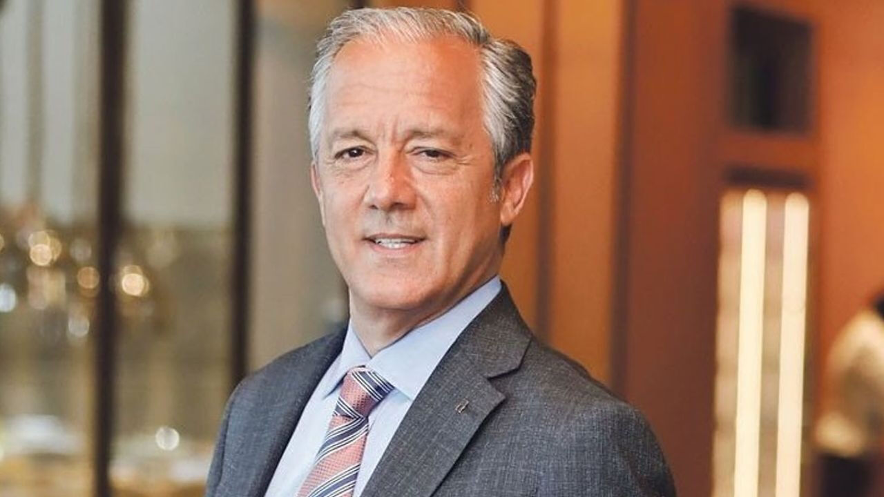 Divan Otel kimin, Murat Tomruk kimdir? - 2. Resim