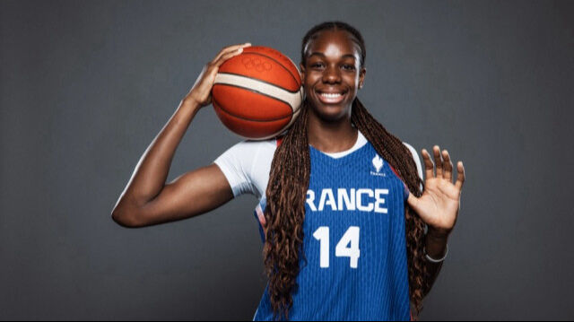 Fenerbahçeli oyuncu sözleşmesini tek taraflı feshetti: Hukuki işlem başlatılacak - 1. Resim