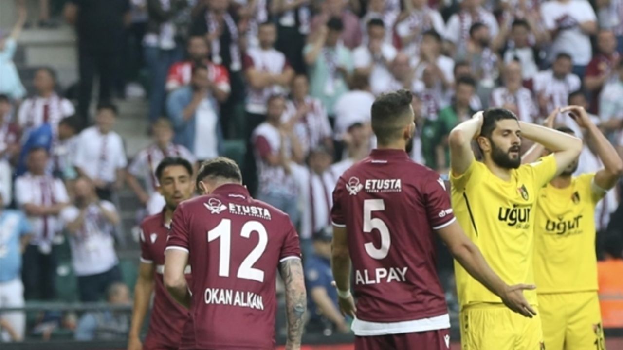 İstanbulspor Bandırmaspor maçı hangi kanalda, nerede izlenir? Şifresiz yayınlanacak İstanbulspor Bandırmaspor maçı hangi kanalda, nerede izlenir? Şifresiz yayınlanacak