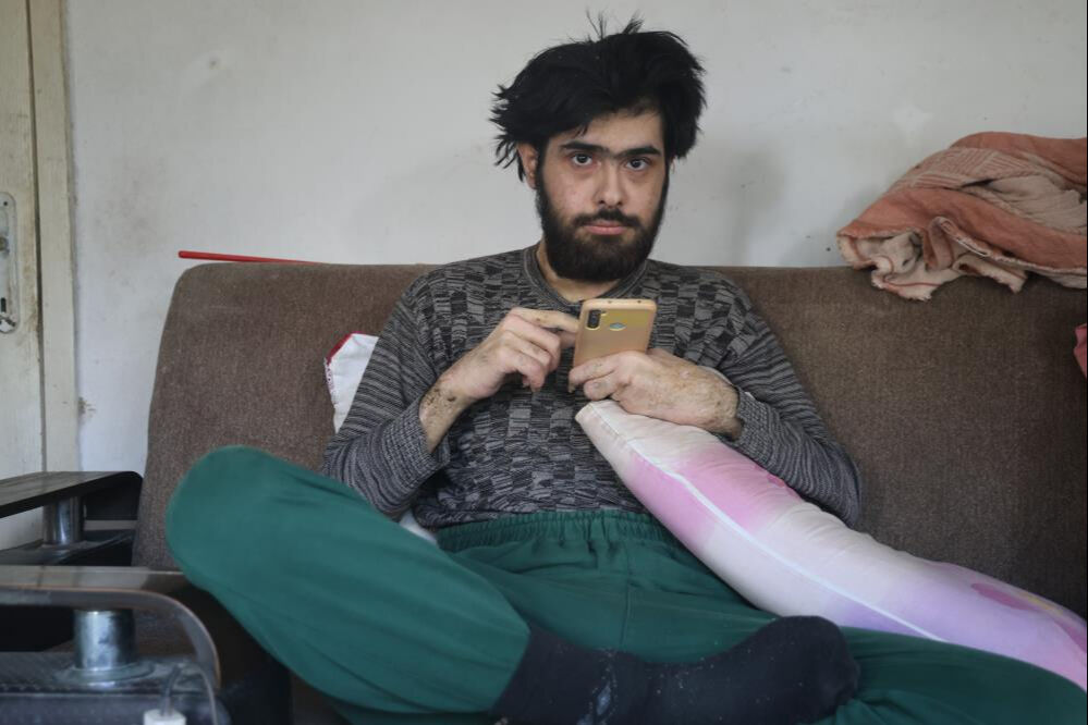 Okul birincisiydi, hayatı karardı! Seneler sonra yıkanan genç aileleri uyardı Kararan hayatı yeniden aydınlandı! Seneler sonra banyo yapan genç aileleri uyardı - 1. Resim