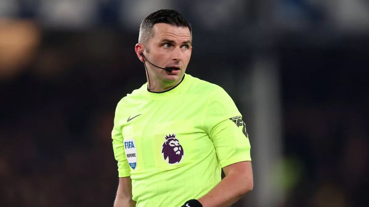 Michael Oliver kimdir, nereli, kaç yaşında? Hakemlik kariyeri merak konusu oldu! Michael Oliver kimdir, nereli, kaç yaşında? Hakemlik kariyeri merak konusu oldu!