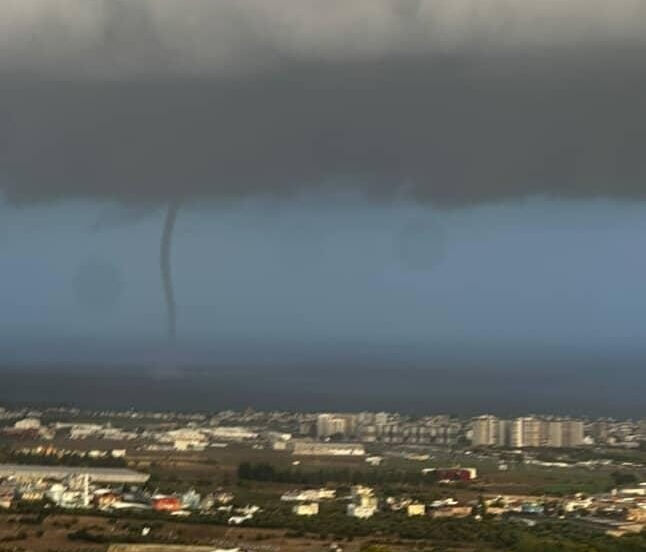 Sağanak sonrası kabus: Hatay'da otoyol çamura teslim oldu, alt geçitte mahsur kalan kadın kurtarıldı - 5. Resim