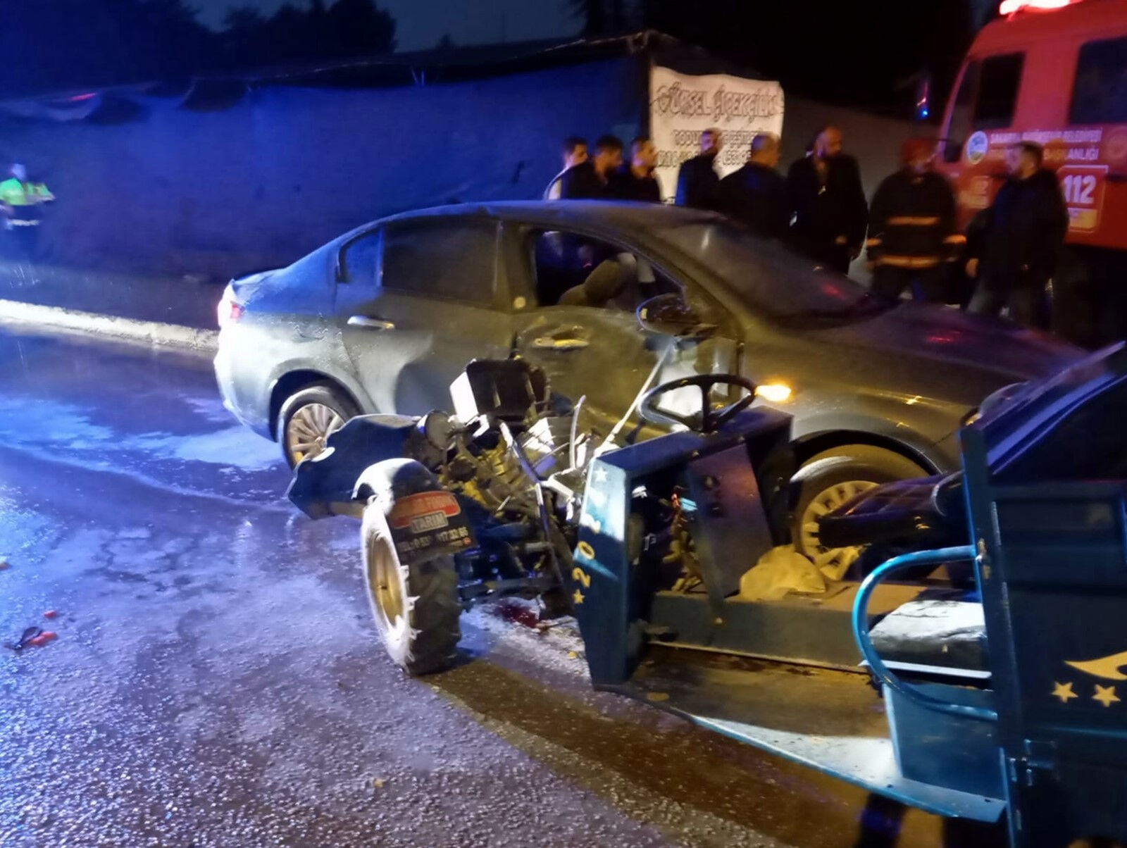 Sakarya'da otomobille 'patpat' çarpıştı: 6 kişi yaralandı! - 2. Resim