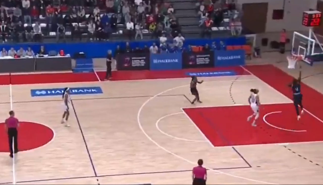 Süper Lig'de görülmemiş olay: Kendi potasına basket attı - 1. Resim