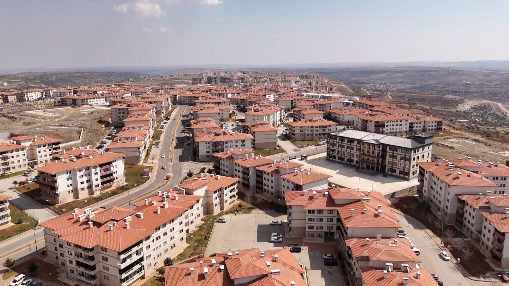 Suriyeliler gitti, 10 bin TL'lik kiralar ne kadar oldu? İstanbul'dan sonra en yoğun nüfus o kentteydi, birçok ev boşaldı - 1. Resim