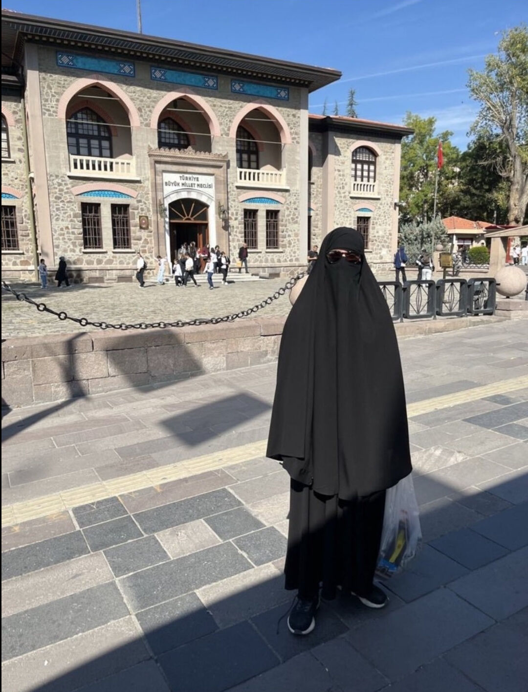 Tepki üstüne tepki yağmıştı! Metrodaki 'çarşaflı erkeğin' ifadesi ortaya çıktı: Sosyal deney amaçlıydı, çok pişmanım - 1. Resim