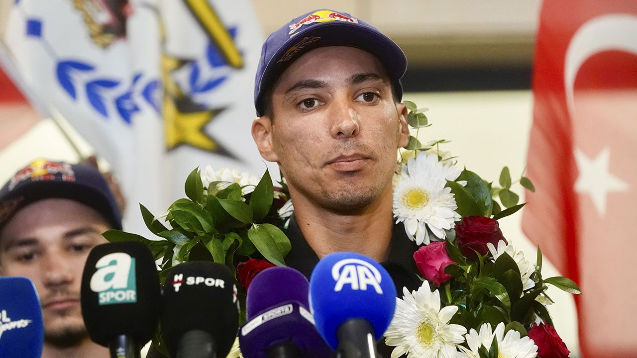 Toprak Razgatlıoğlu: MotoGP'ye daha güçlü ve motive bir şekilde gidiyorum Toprak Razgatlıoğlu: MotoGP'ye daha güçlü ve motive bir şekilde gidiyorum