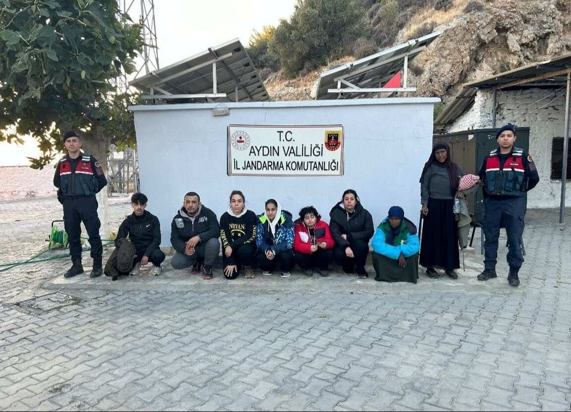Türkiye'den Yunanistan'a yüzmeye çalışırken yakalandı! Bitkin halde yardım istedi - 1. Resim