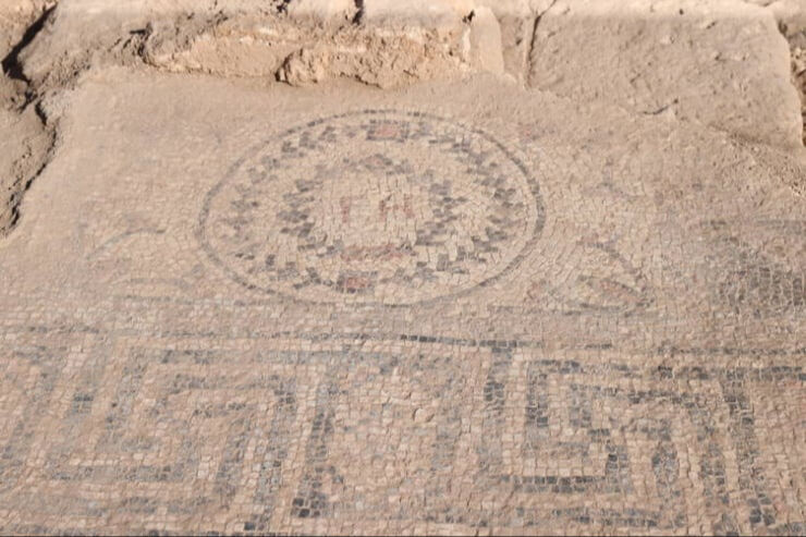 Urfa’da şaşırtan keşif: 5. yüzyıldan mesaj taşıyan mozaik bulundu! - 2. Resim