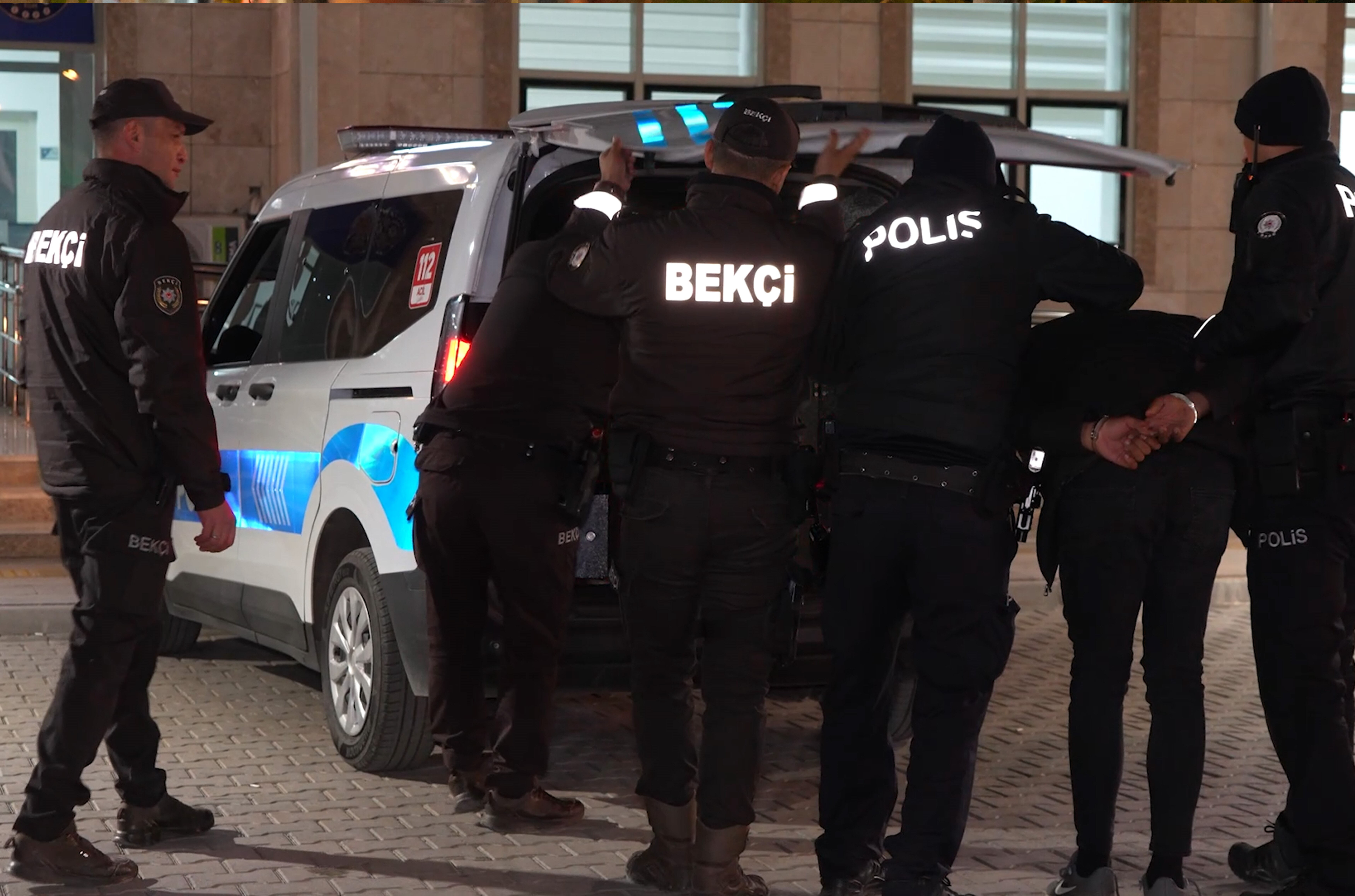 Yozgat’tan kaçtı, Kırıkkale’de duvara tosladı! Cezaevi firarisi nefes kesen kovalamacayla yakalandı - 2. Resim