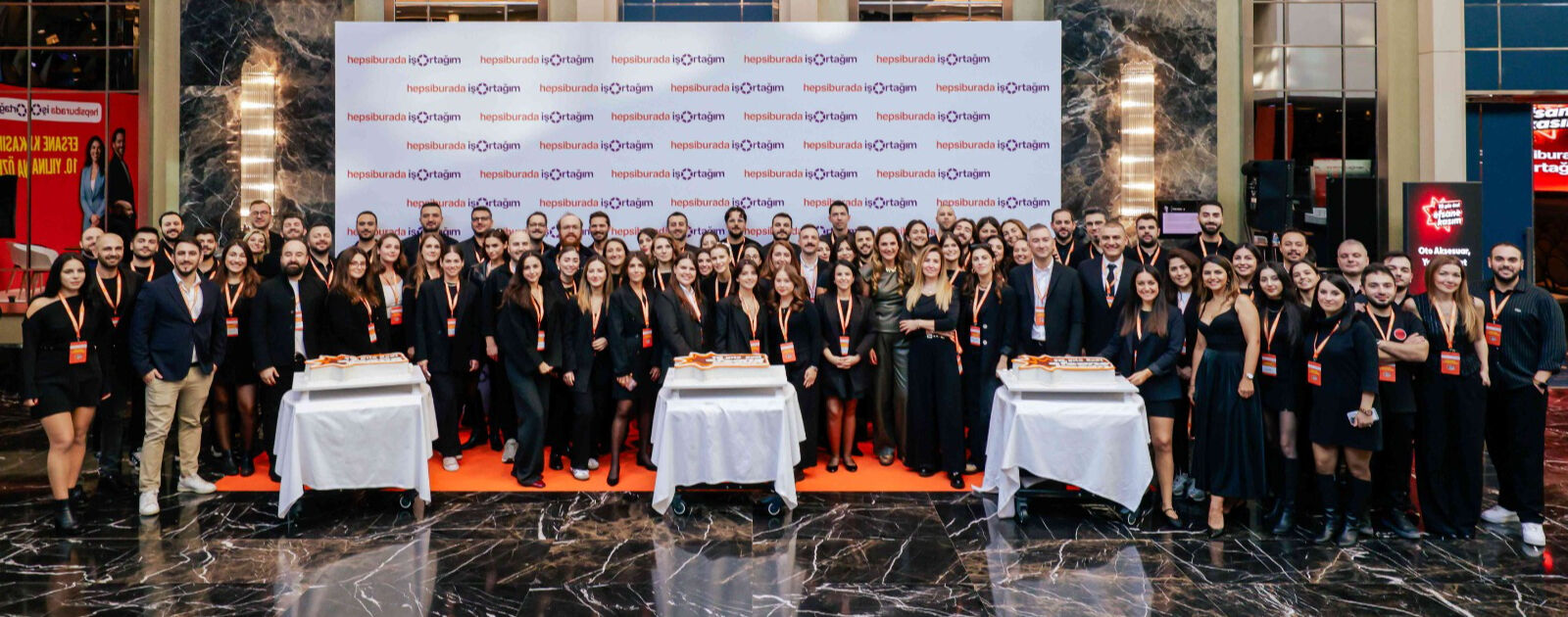 Hepsiburada, iş ortaklarıyla Efsane Kasım öncesinde bir araya geldi Hepsiburada, iş ortaklarıyla Efsane Kasım öncesinde bir araya geldi - 1. Resim