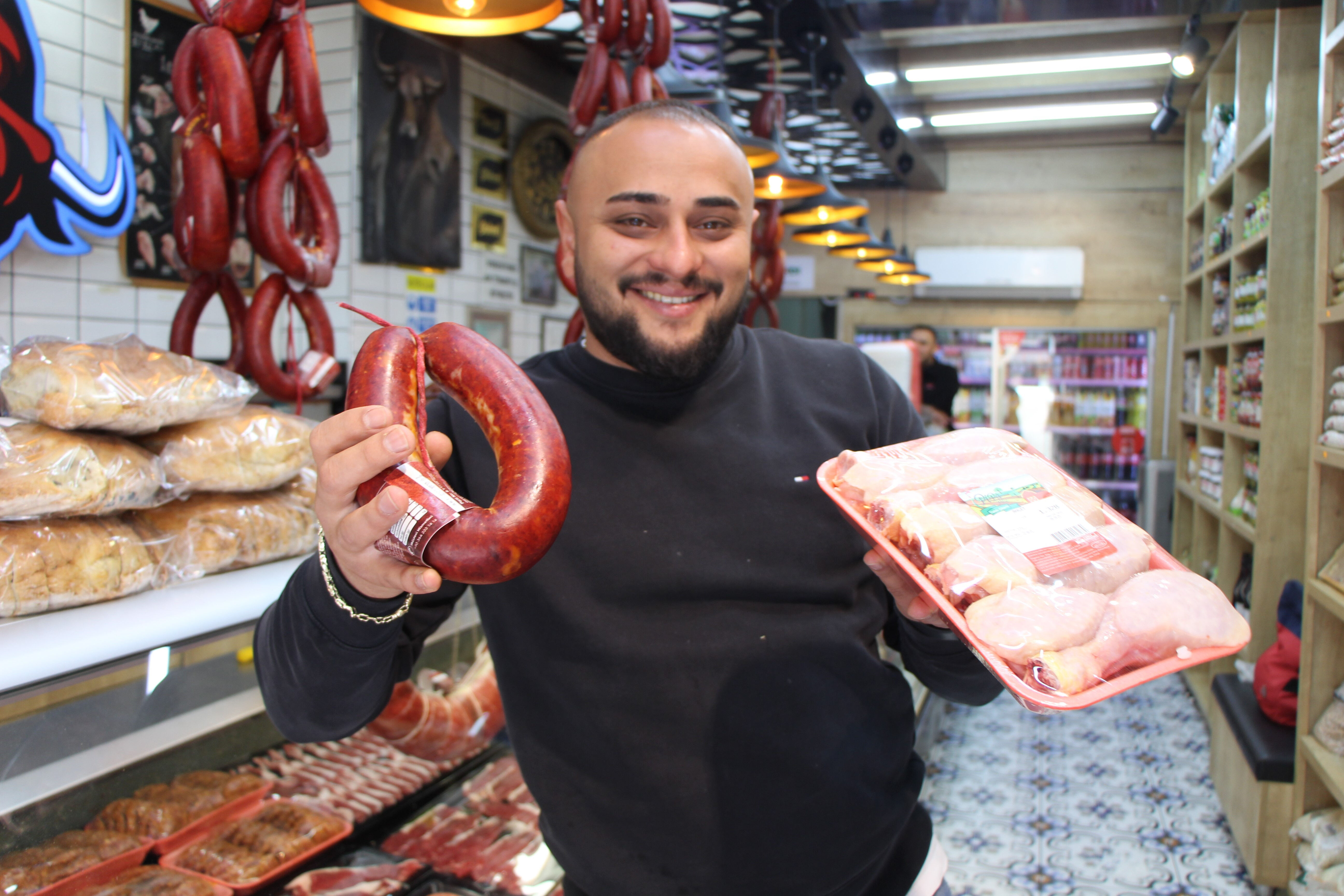 Her şey bir paylaşımla başladı! Balıkçı ile kasabın indirim kapışması vatandaşa yaradı - 2. Resim