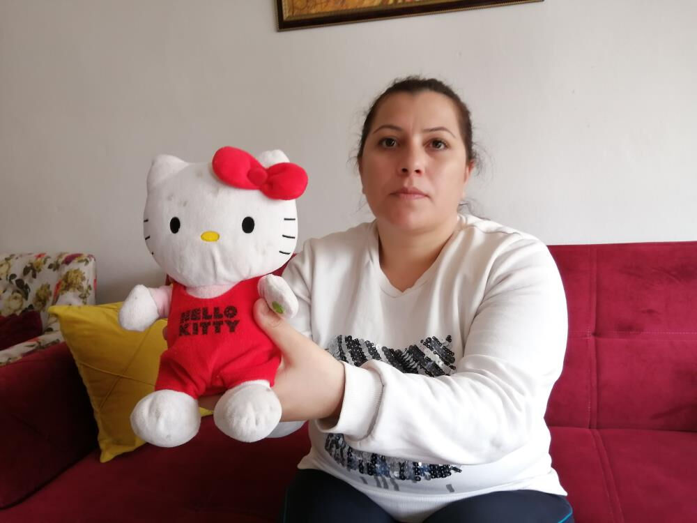 Oyuncak ayıya yerleştirilen cihaz ortaya çıkardı! Kreşte 15 çocuğa şiddet iddiasında 5 sanığa dava - 1. Resim