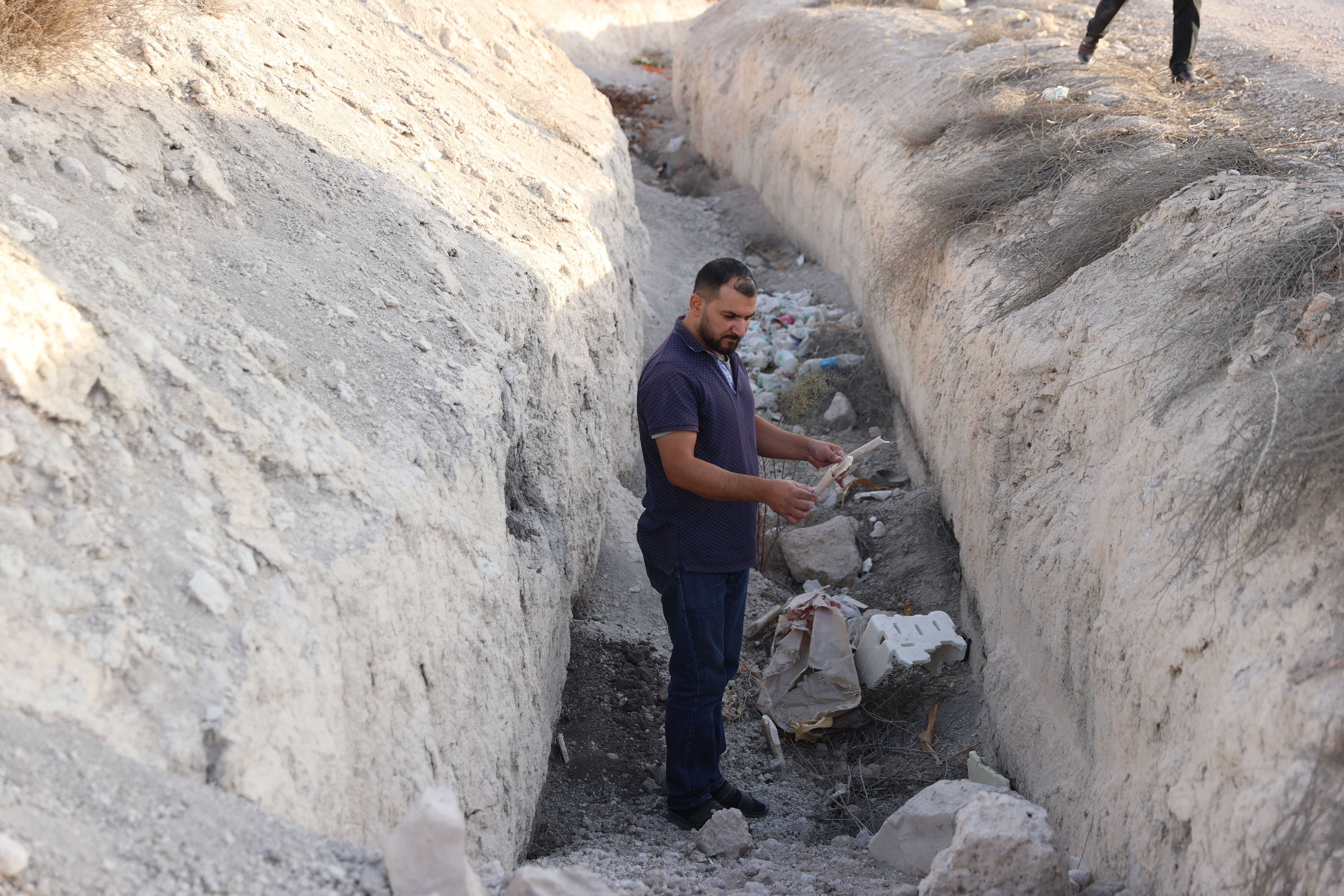 Suriye'de tüyler ürperten görüntüler... Şam'da toplu mezar bulundu - 2. Resim