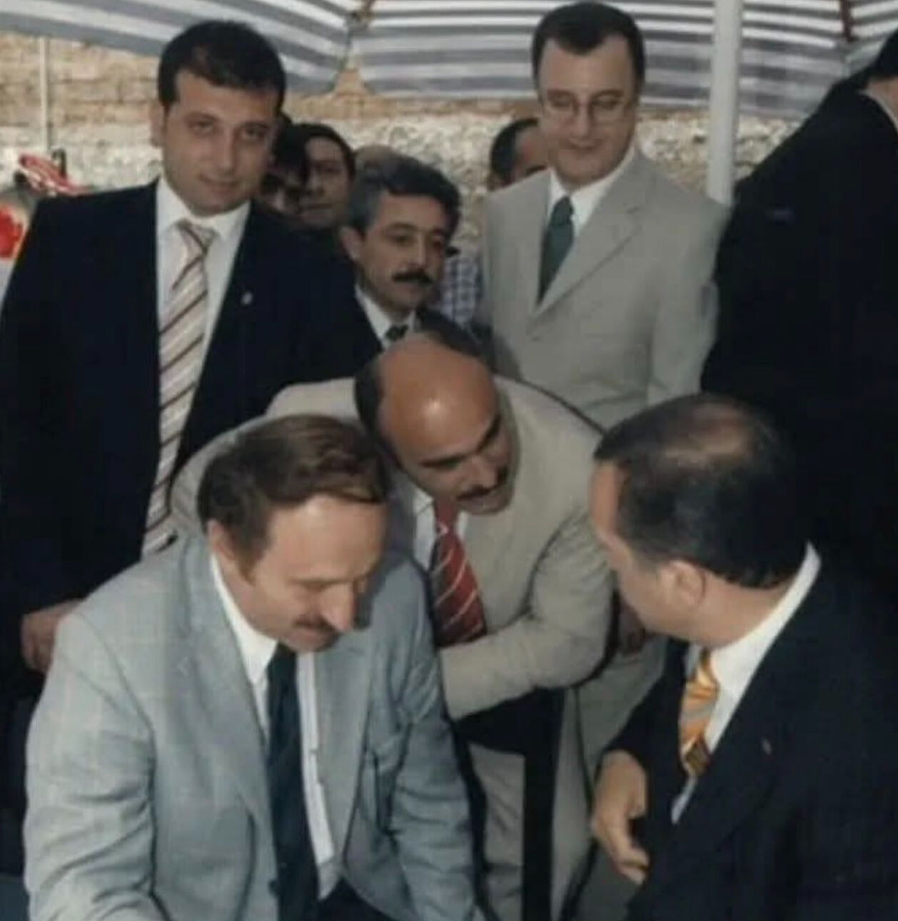 Yıllar önce çekilen Erdoğan-İmamoğlu karesi gündem oldu! AK Parti'ye geçebilmek için 7 bin dolar bağışlamış - 1. Resim