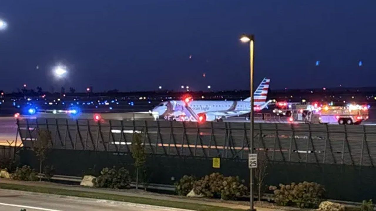 ABD'de sıcak saatler: Kabin ekibiyle iletişim kesildi, pilot acil iniş kararı aldı ABD'de sıcak saatler: Kabin ekibiyle iletişim kesildi, pilot acil iniş kararı aldı