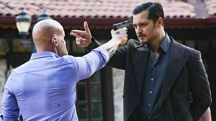 Çağatay Ulusoy diziden ayrılacak mı, Eşref Rüya final mi yapacak? Sette anlaşmazlık iddiası gündemde! - 3. Resim