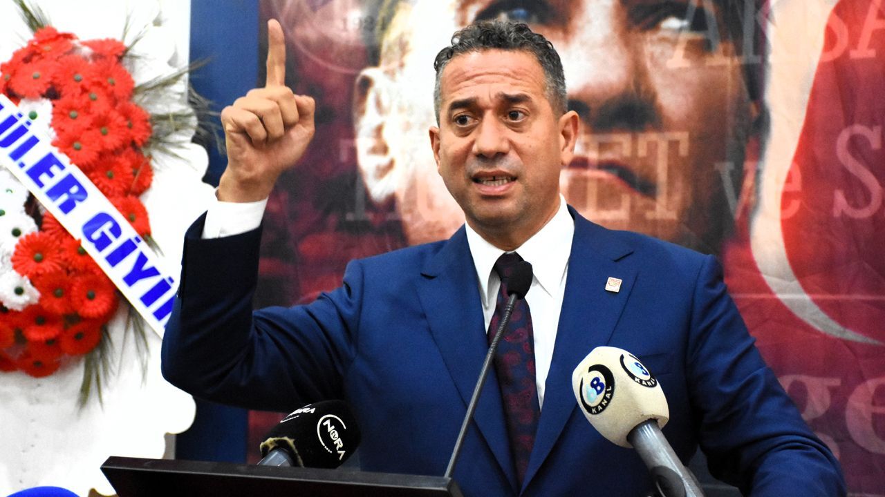 CHP’li Ali Mahir Başarır’ın sicilinde ne ararsan var! Erdoğan’a hakaret, Türk ordusuna iftira, polise fiziki saldırı CHP’li Ali Mahir Başarır’ın sicilinde ne ararsan var! Erdoğan’a hakaret, Türk ordusuna iftira, polise fiziki saldırı