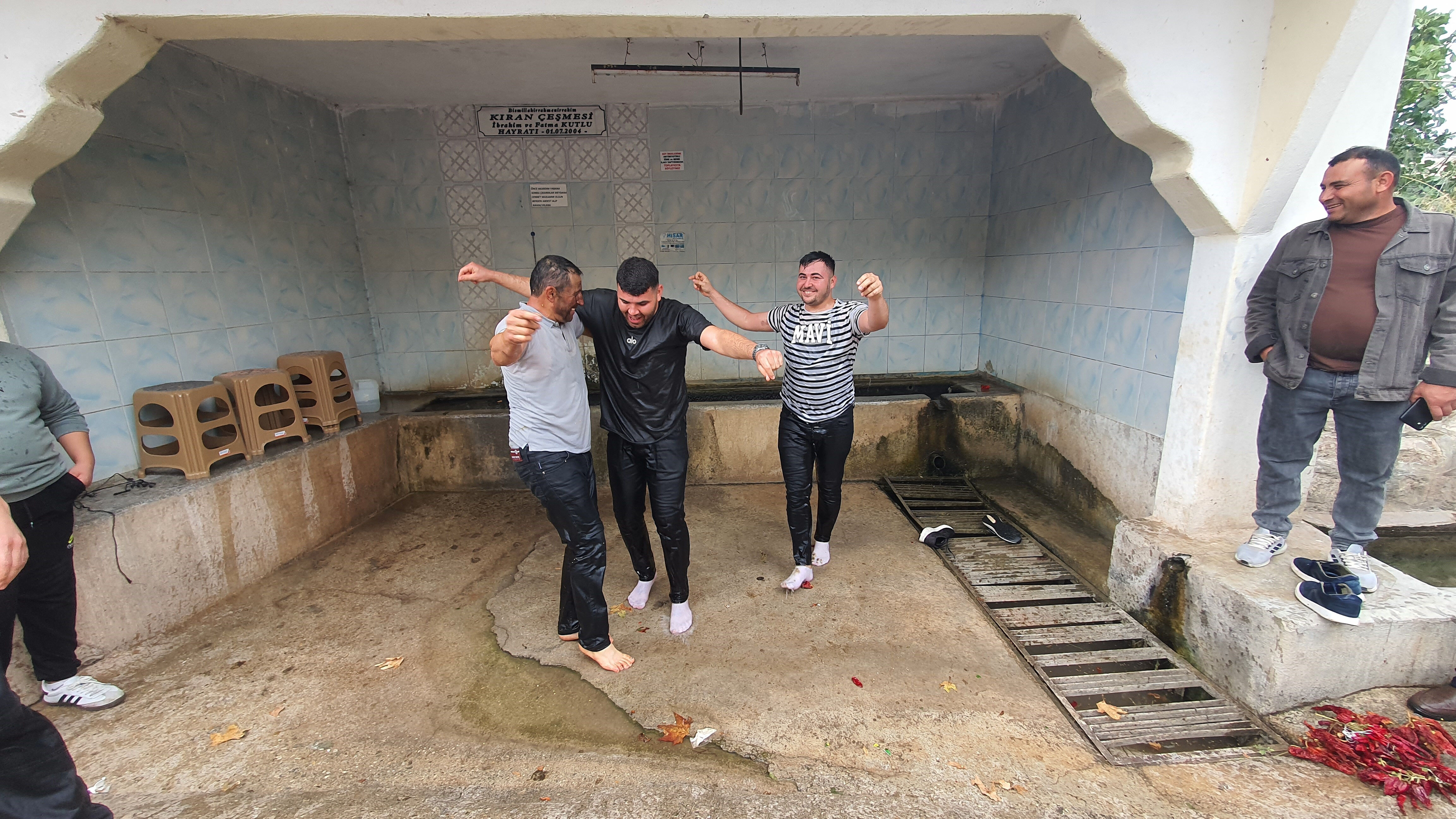 Duyan şaşkına dönüyor! Manisa'daki bu köyde türlü türlü cezalar var Duyan şaşkına dönüyor! Manisa'daki bu köyde türlü türlü cezalar var - 2. Resim